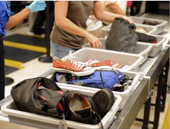 lam-thu-tuc-tai-san-bay